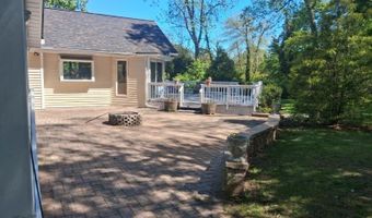 81 Union Ave, Amityville, NY 11701