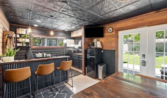 1115 Douglas St, Alexandria, MN 56308