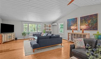 3 Cynthia Rd, Lincoln, RI 02865