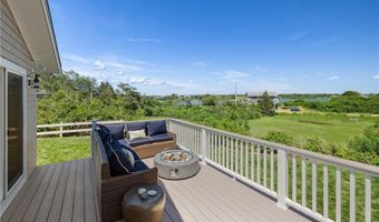 17 Goose Island Rd, Narragansett, RI 02882