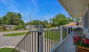 168 Leonardville Rd, Belford, NJ 07718