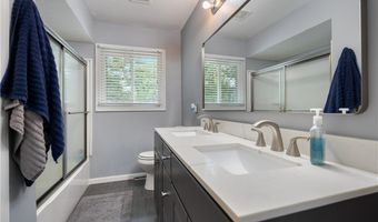 13795 Overcrest St NE, Alliance, OH 44601