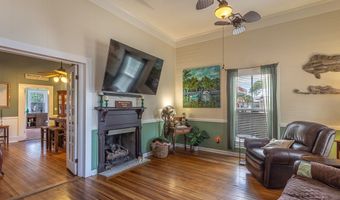 111 4th St, Apalachicola, FL 32320