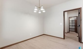 2413 E Brek St, Brandon, SD 57005