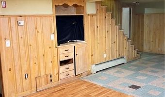 25 Pensaukee Ave, North Providence, RI 02911