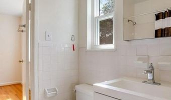 4516 GRETNA St, Bethesda, MD 20814
