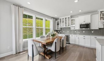 300 Crest Ln, Adams Twp., PA 16046