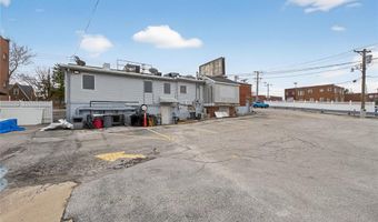 8713 Gravois Rd, Affton, MO 63123