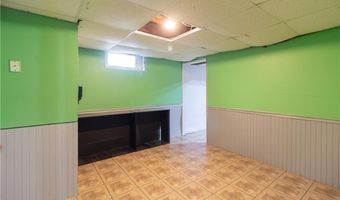 2540 W Shore Rd, Warwick, RI 02889