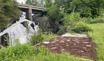 88 Mill Hl, Barnet, VT 05821