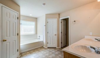 706 Lakeview Dr, Alvarado, TX 76009