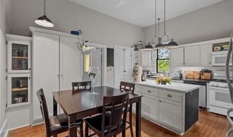802 N Poplar St, Aberdeen, NC 28315