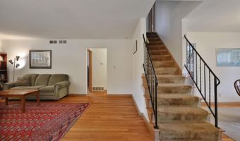 714 Island Ct, Columbus, OH 43214