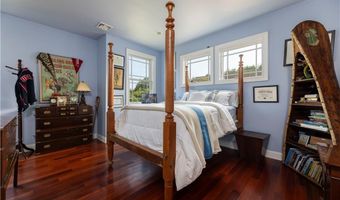 365 Boston Neck Rd, Narragansett, RI 02882