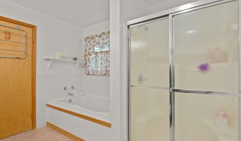 104 Merriment Ln, Blakeslee, PA 18610