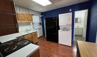 215 S 3rd St, Albia, IA 52531