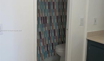 3731 N Country Club Dr 321, Aventura, FL 33180