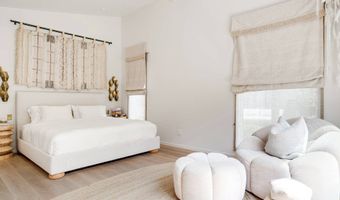 228 Town Ln, Amagansett, NY 11930