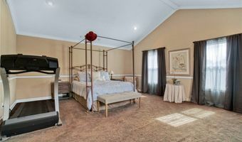 5730 Newcastle Ave, Encino, CA 91316