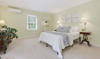 32 Thayer Farm Rd, Attleboro, MA 02703