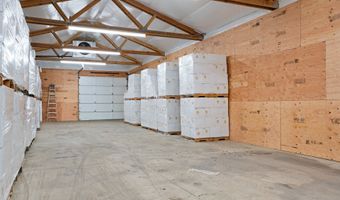 21338 OAK Ln, Aurora, OR 97002