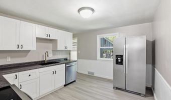 1831 S ONEIDA St, Appleton, WI 54915