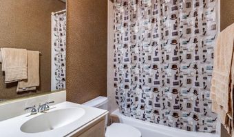 4138 Towne Green Cir, Addison, TX 75001