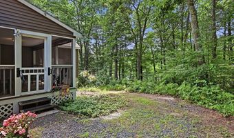 232 Gold St, Belchertown, MA 01007