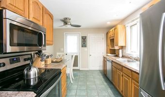 45 Holland St, Newport, RI 02840