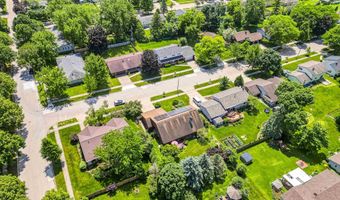 1334 W CLOVERDALE Dr, Appleton, WI 54914