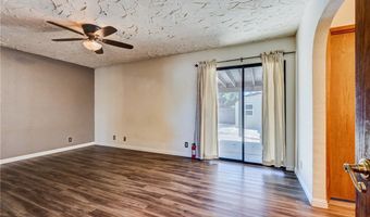 14076 Wawona Rd, Apple Valley, CA 92307