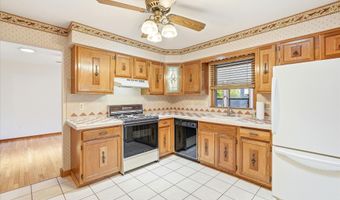 60 Pelican Dr, Bayville, NJ 08721