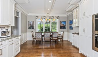 1 Stoneridge Dr, Albany, NY 12211