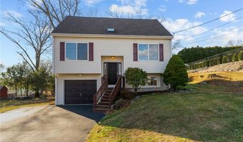 4 Cobble Hill Rd, Lincoln, RI 02865