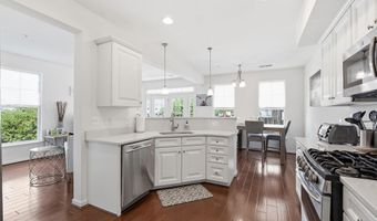42167 CANARY GRASS Sq, Aldie, VA 20105