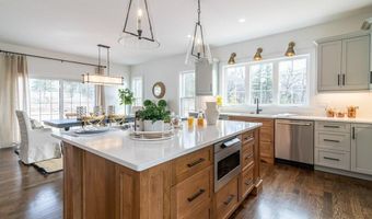 37 Primrose Ln, Cromwell, CT 06416
