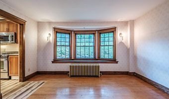 4 Pineway Dr, Auburn, ME 04210