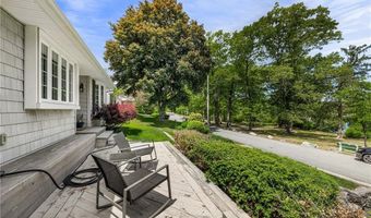 64 Dean St, Cranston, RI 02920