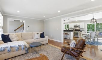 37 Hemlock Dr, Ayer, MA 01432