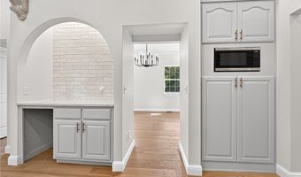 17 Sandhurst Dr, Bella Vista, AR 72714