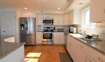3 Kirwins Ln, Newport, RI 02840