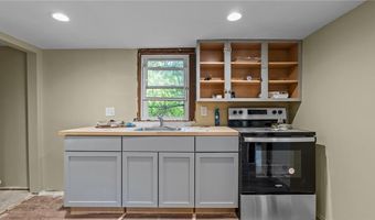 51 Knotty Oak Shr, Coventry, RI 02816