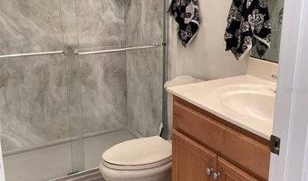 5320 GOLDEN ISLES Dr, Apollo Beach, FL 33572