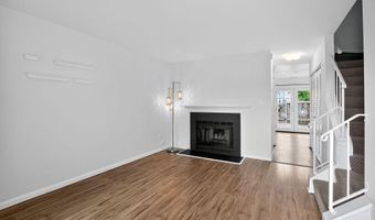 8530 SOUTHLAWN Ct, Alexandria, VA 22309