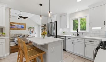 1 Blacksmith Rd, Lincoln, RI 02865