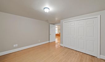 2086 Autumn Hill Dr, Ann Arbor, MI 48103