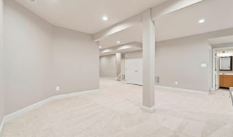 19704 STANFORD HALL Pl, Ashburn, VA 20147