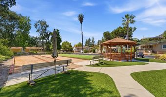 8975 Lawrence Welk Dr 23, Escondido, CA 92026