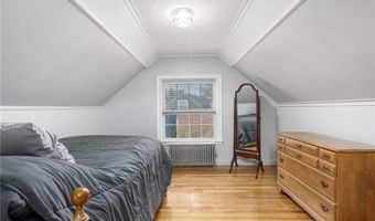 22 Franconia Dr, Cranston, RI 02920