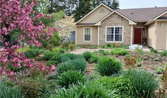 1105 Chapel St, Baldwin City, KS 66006